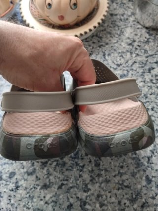 Crocs Talla 41 Verde/Multicolor
