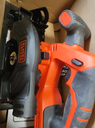 Sierra Circular BLACK+DECKER BDCCS18N