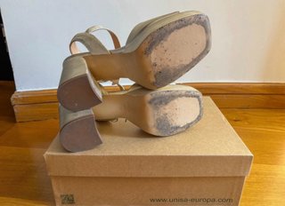 Sandalias Unisa Odran Tacon Ancho Doradas