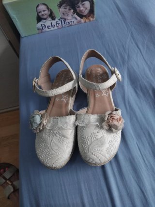 Sandalias Niña Blancas