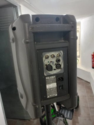 2 Bafles D.A.S. con 2 trípode de regalo