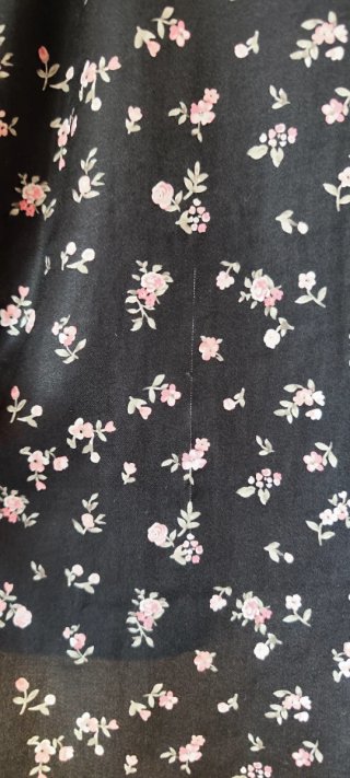 Pijama floral negro y rosa