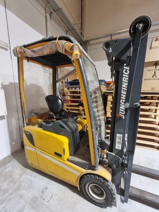 Carretilla elevadora Jungheinrich 3m 1.3k en Denia