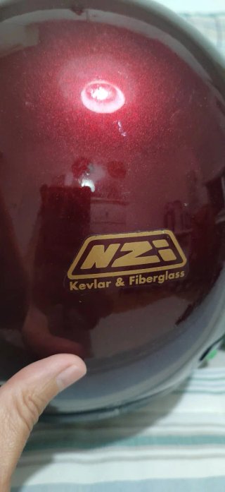 Casco de moto NZi color burdeos