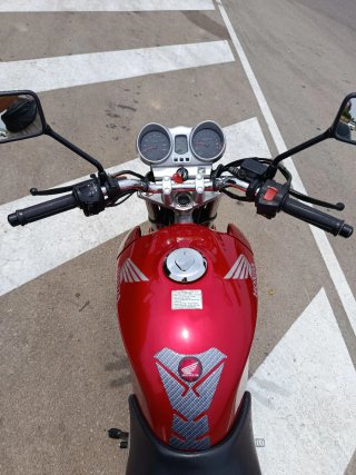 Honda CBF 250 Roja