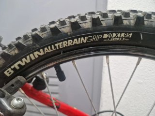 Bicicleta Rockrider ST 900 MTB Roja