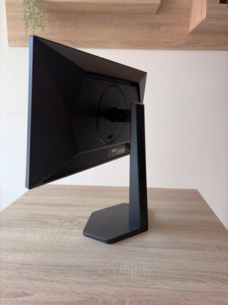 Monitor AOC 24G4X 24 FHD 180Hz + Brazo VESA
