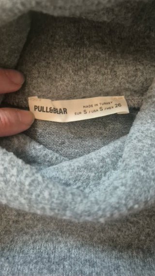Jersey crop top cuello alto gris Pull&Bear
