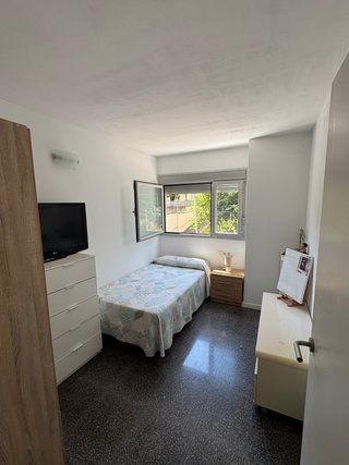 Amplio piso de 95 m² con terraza en Trinitat Nova.