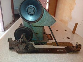 Máquina de coser Alfa 157 con mesa