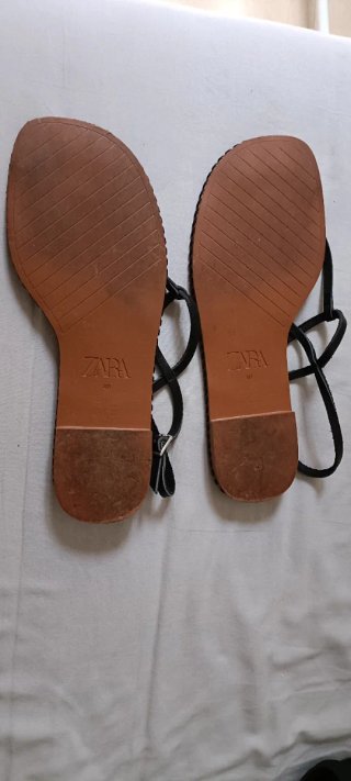 Sandalias del Zara. Puestas un par de veces