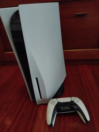 PS5 Estándar 825GB SSD con Lector CD