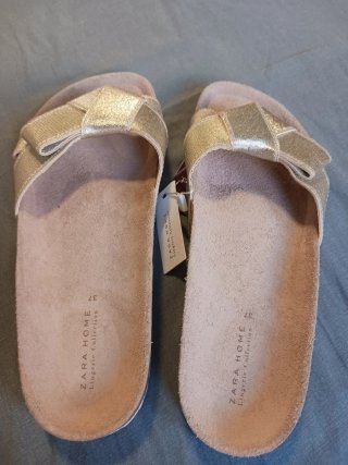 Sandalias Zara Home doradas talla 37