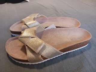 Sandalias Zara Home doradas talla 37