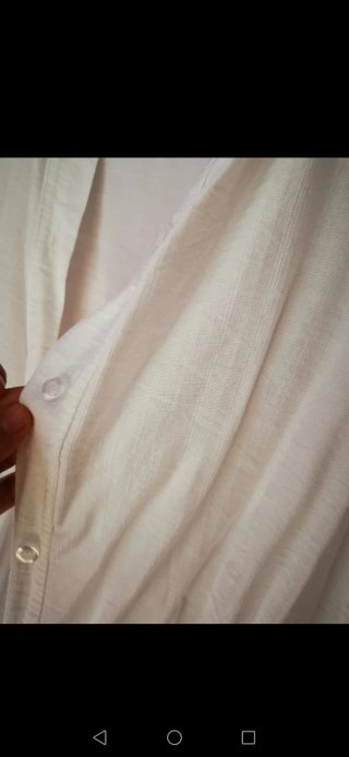 Blusa blanca con volantes
