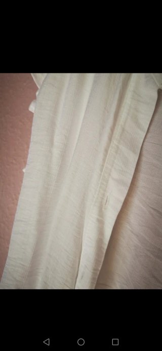 Blusa blanca con volantes