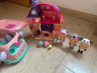 Lote Bebés Llorones: Casa, Caravana, Iglu y muñeco
