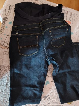Pantalón vaquero premamá talla 38 Zara