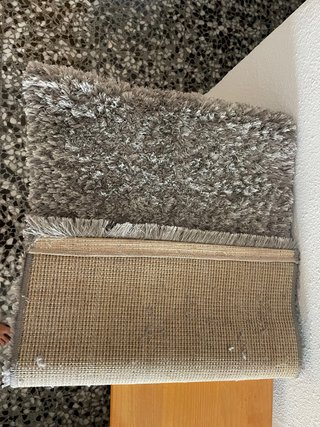 Confezione di tappeti in pelo lungo grigio 60x107cm