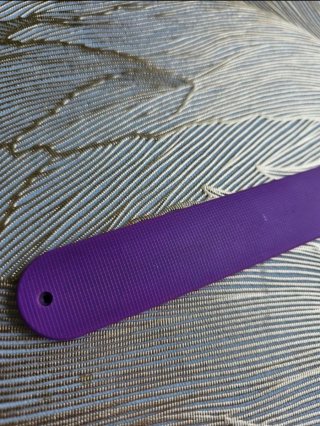 Braccialetto in silicone viola "Belive" unisex
