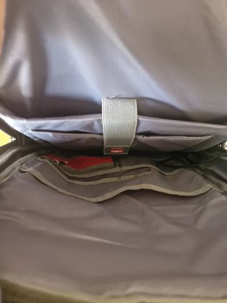 Mochila Antirrobo con puerto y cable USB