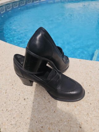 Mocasines tacón Camila's negros