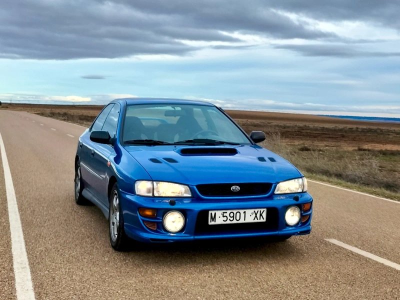 Subaru Impreza GT Turbo - foto 1