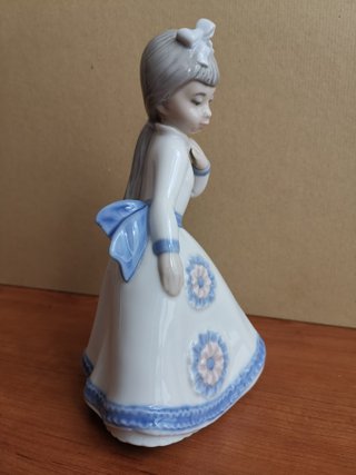 PORCELANA ZAPHIR LLADRO CHIQUITA
