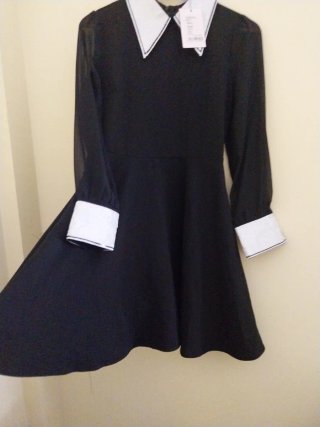 Vestido negro cuello blanco Talla XS