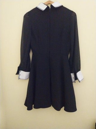 Vestido negro cuello blanco Talla XS