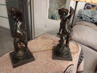 Lámparas de mesa con figuras de querubín