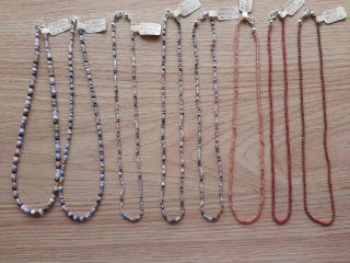piedras naturales collar fino