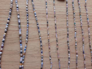 piedras naturales collar fino