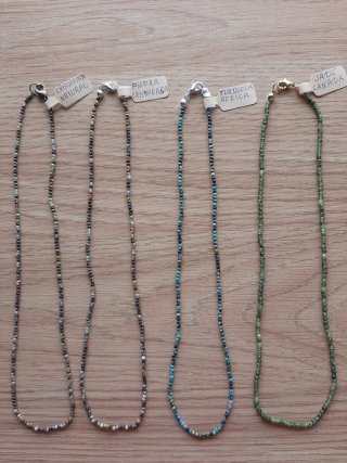 piedras naturales collar fino