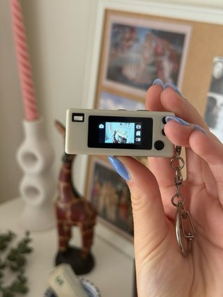 Kodak Charmera keychain camera