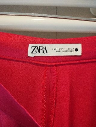 Pantalón ancho fucsia Zara