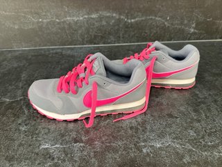 Zapatillas Nike Gris y Rosa