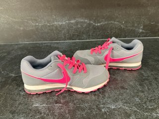 Zapatillas Nike Gris y Rosa