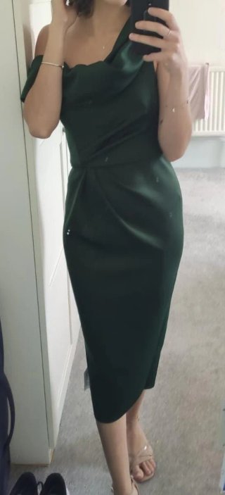 Vestido midi verde esmeralda elegante