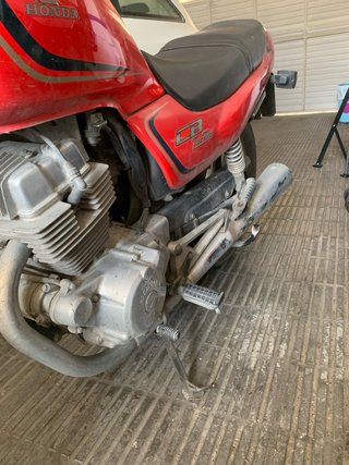Motocicleta Roja y Gris