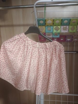 Falda estampada corta