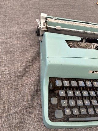 Macchina da scrivere Olivetti Lettera 32