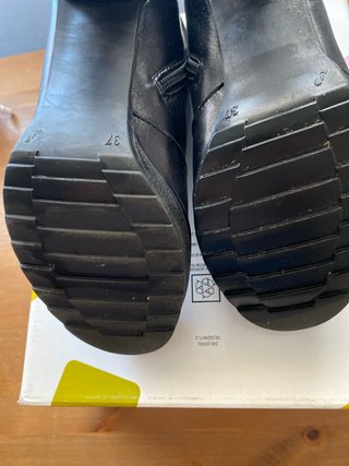 Botines de piel negros con hebilla