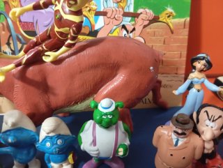 Lote figuras PVC personajes varios
