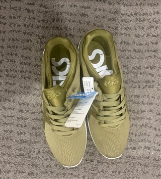 Zapatillas Asics Verdes y Blancas