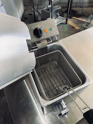 Freidora Eléctrica 8L