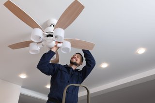 Manitas, fontanero y electricista a domicilio.