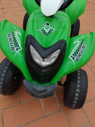Moto 4 Ruedas Niño Verde