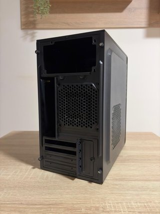 Torre Aerocool CS-106 Negra