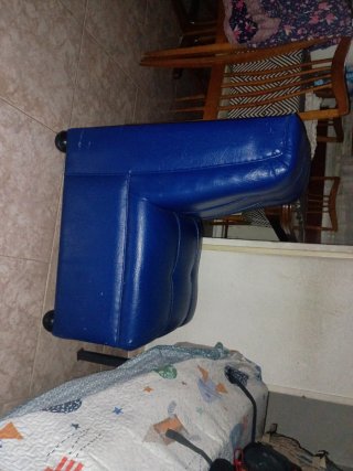 Asiento tipo sillón infantil de color azul
